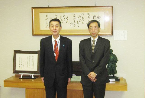 事業報告の様子